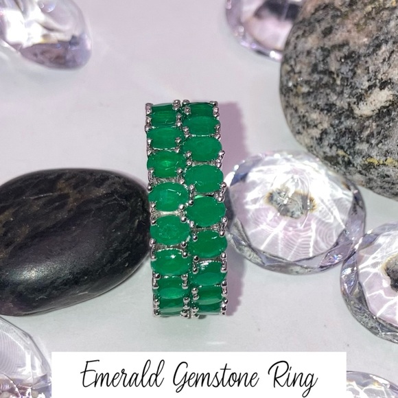 Exceptional Double Row Emerald Gemstone Paved Eternity Band - Picture 4 of 7